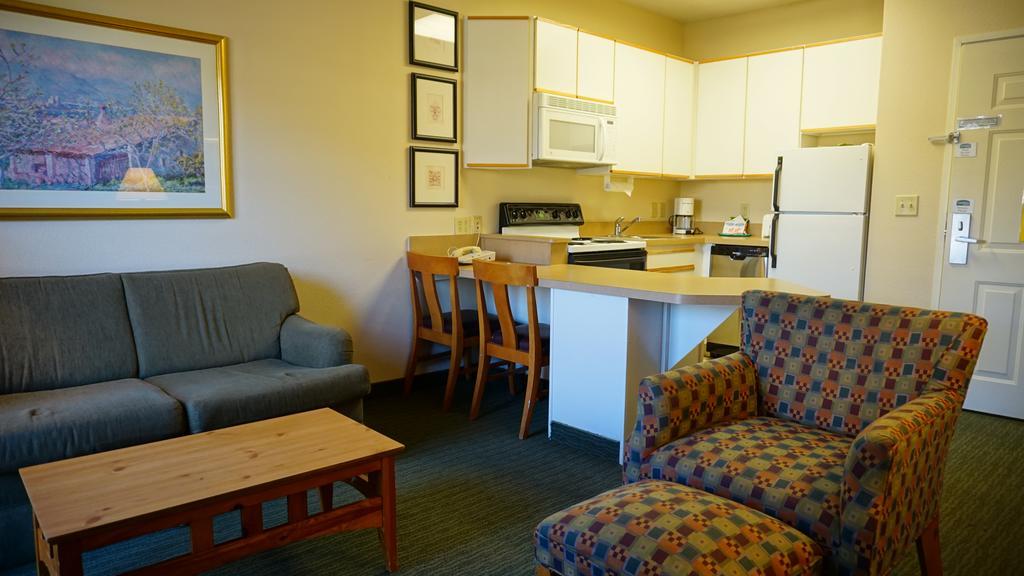 Baymont By Wyndham Wichita East Ξενοδοχείο Εξωτερικό φωτογραφία