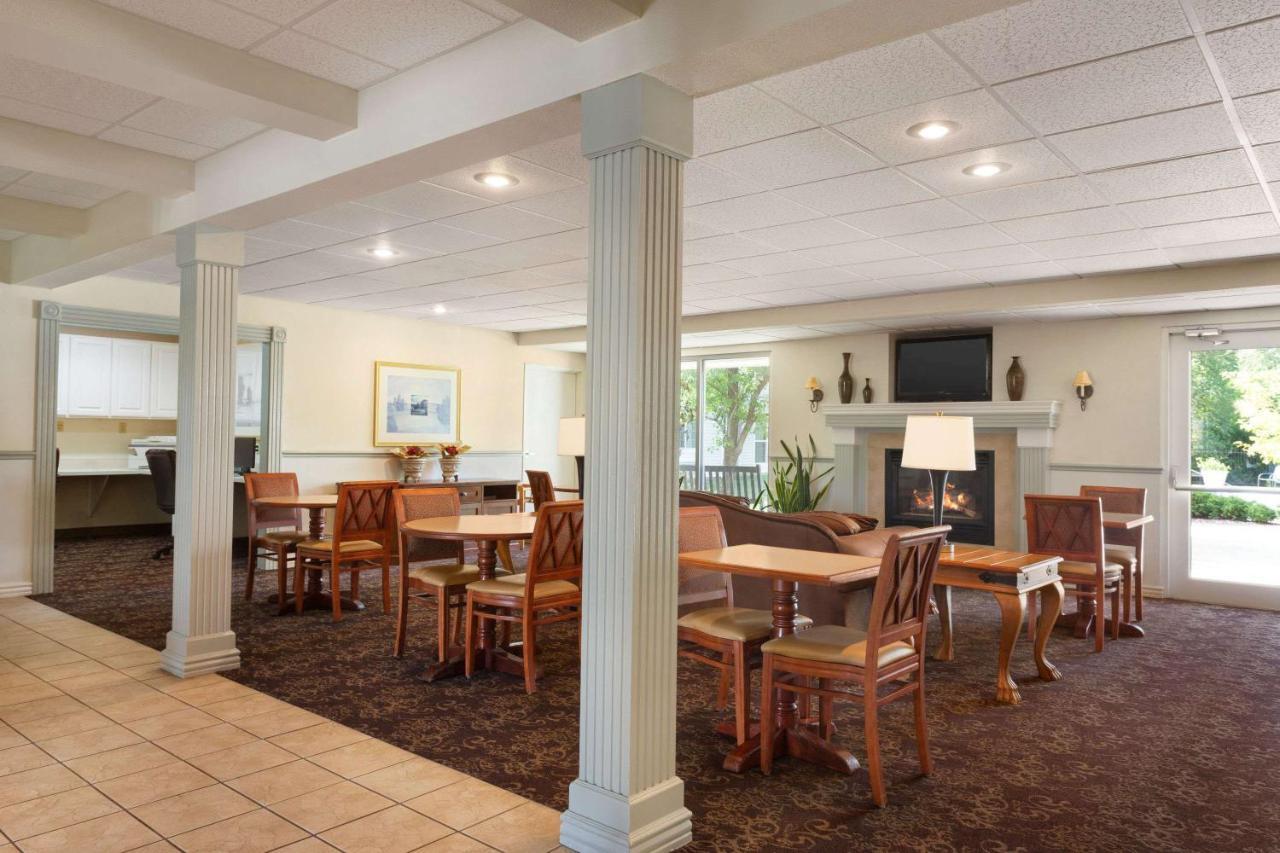 Baymont By Wyndham Wichita East Ξενοδοχείο Εξωτερικό φωτογραφία