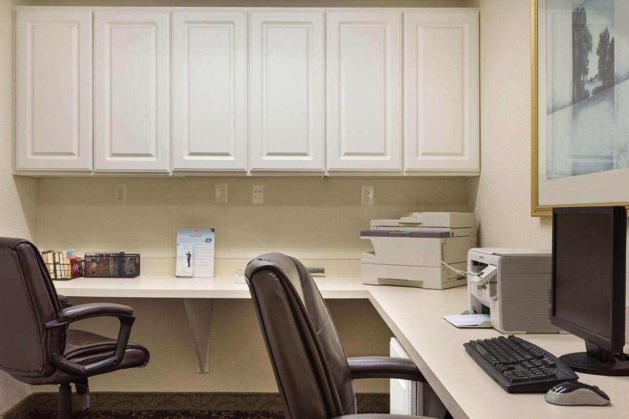 Baymont By Wyndham Wichita East Ξενοδοχείο Εξωτερικό φωτογραφία